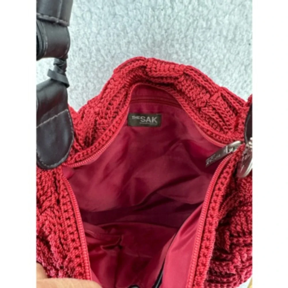The Sak Womens Hobo Handbag Red Maroon Zipper Closure Shoulder Strap Knit S
